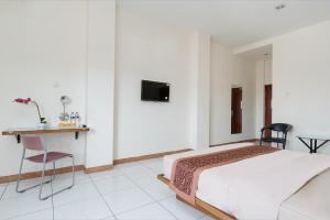 Crown Inn City Center Makassar
