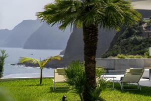 Villa Guindaste I by an island apart