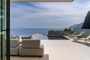 Villa Guindaste I by an island apart