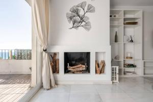 310 Puerto Banus Front Line Panoramic Sea View