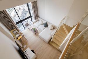 Rama9- Duplex Near Train Market RCA Free Pool Gym