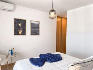 2-bedroom apartment with pool and parking in Olhão