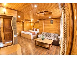 The Grand Kanchenjunga Mountain View & Himalayan Escape - Hotel B-Way Anx - Scenic Premium Stay, Darjeeling