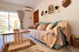 Bohemian-style flat with swimming pools near the beach