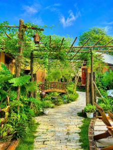 AXASOLA - Hidden Garden Bungalow
