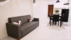 1 BR GenSan Hicban 3 Couple City Stay w Wifi