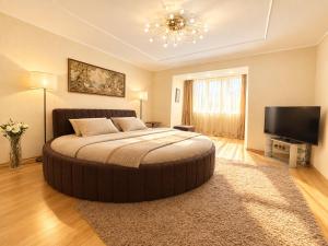 One bedroom king size center