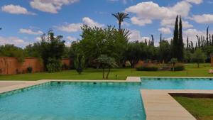 Villa à 2 Piscine & Parc Arboré, Route dourika KM21
