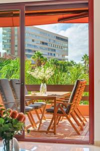 Seaside duplex with private hot tub