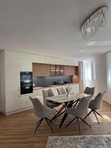 Prémium 4 szobás apartman erkéllyel, parkolóval