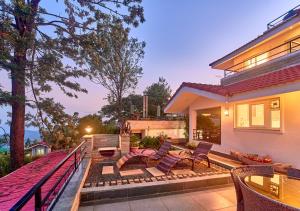 Cozy Retreat Inn Ooty by VOYE HOMES
