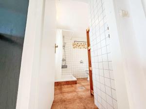 Apartment LacoDeLama mini resort - Wohnung Pina mit Pool by Interhome