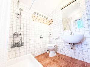 Apartment LacoDeLama mini resort - Wohnung Pina mit Pool by Interhome