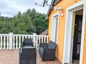 Holiday Home Freistehendes Ferienhaus Orange für 10 Personen by Interhome