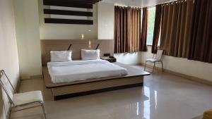 SMJ International Hotel