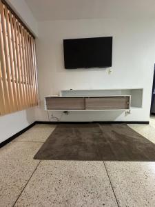 2 Apto Céntrico Saime, Ministerios y Mayoristas ropa