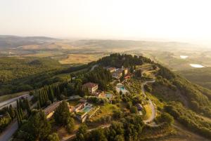 Castiglion del Bosco, A Rosewood Hotel