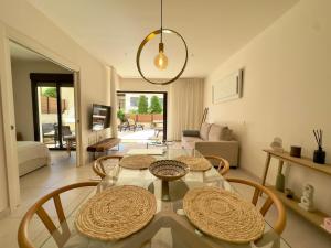 208 Jardinana Lotus