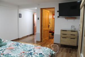 Disegni 11-12, Habitacion Baño Privado con Cocina, Caldera, Cercano a Bahía
