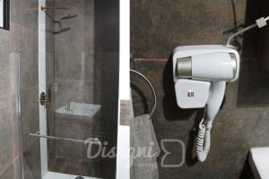 Disegni 11-12, Habitacion Baño Privado con Cocina, Caldera, Cercano a Bahía