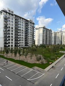 Luxury Glam Apartments near Clinics and MetroStation - parking