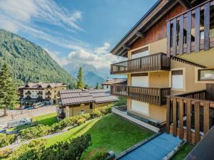 Apartment Presanella by Interhome