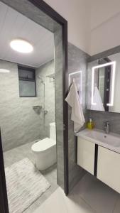 Alina Harbour is located along Kirichwa Road, off Argwings Kodhek Road, in Kilimani, Nairob