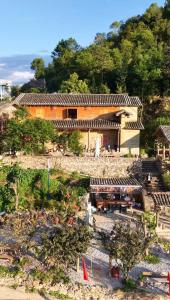 Amazing Lô Lô Chải Homestay & Café