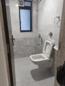 Lira - Cozy 2BHK in Bandra West