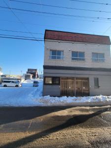 L Otaru , Maximum 6 people , Free parking , AC , Within walking distance of Minami-Otaru Station , Near Otaru Chikko , 10G Wi-Fi