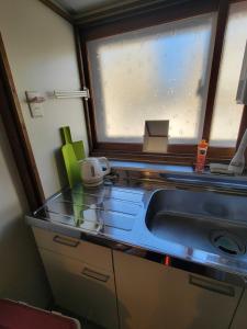 L Otaru , Maximum 6 people , Free parking , AC , Within walking distance of Minami-Otaru Station , Near Otaru Chikko , 10G Wi-Fi