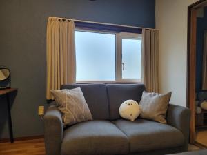 L Otaru , Maximum 6 people , Free parking , AC , Within walking distance of Minami-Otaru Station , Near Otaru Chikko , 10G Wi-Fi