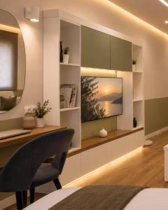 GimiSpaceEleven, Aristotelous Curated Suite near Metro