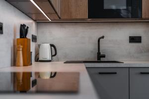 New Build Distillery Apartment by Rentez