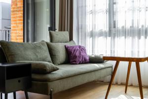 New Build Distillery Apartment by Rentez