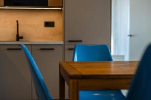New Build Distillery Apartment by Rentez