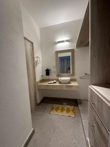 Apt with Pool, Jacuzzi, Spa and Paddle Tennis