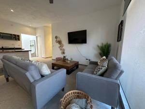 Apt with Pool, Jacuzzi, Spa and Paddle Tennis