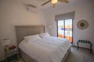Apt with Pool, Jacuzzi, Spa and Paddle Tennis