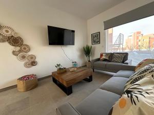 Apt with Pool, Jacuzzi, Spa and Paddle Tennis