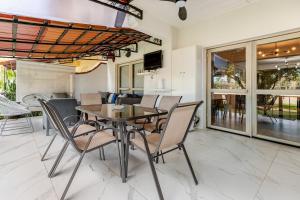 Marina Golf Ground-Floor 2BR with Private Terrace