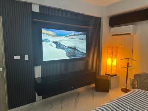 Marina Golf Ground-Floor 2BR with Private Terrace