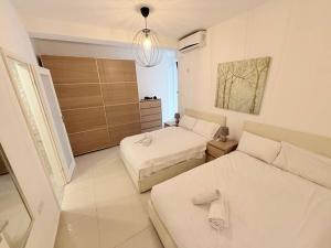 GZR051-Luxury 2 Bedroom Apt near seafront promenade