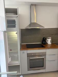 GZR051-Luxury 2 Bedroom Apt near seafront promenade