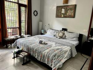 Bright stylish 1 room in Heart of City-Chandigarh