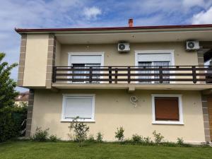 Villa Nathanael Cozy Rooms with Balcony