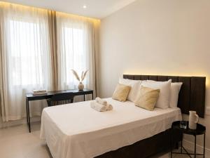 Upscale Copacabana 2 Bedrooms 3 min from the Beach