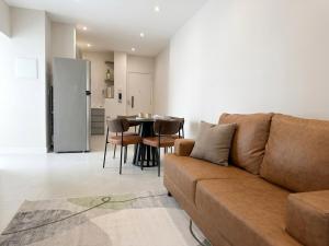 Upscale Copacabana 2 Bedrooms 3 min from the Beach