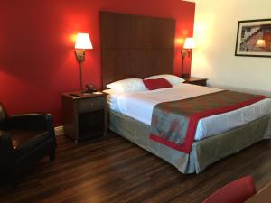 King Room - Non-Smoking room in Ramada by Wyndham Torrance