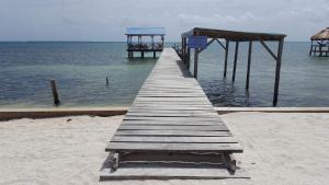Anchorage Beach Resort Caye Caulker